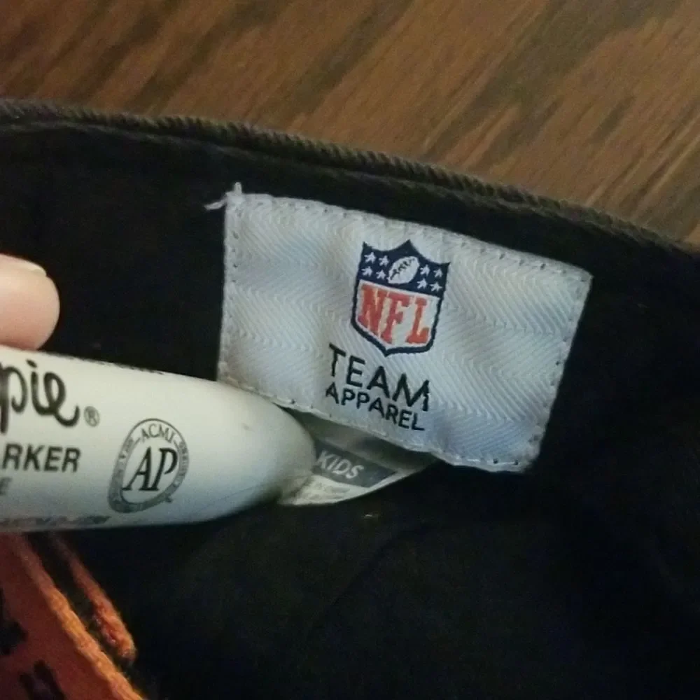 🤠Like New NFL Team Apparel Cincinnati Bengals Kids Velcro Adjustable Cap